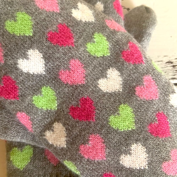 GAP Heart Mittens š š§¤ - Picture 2 of 4